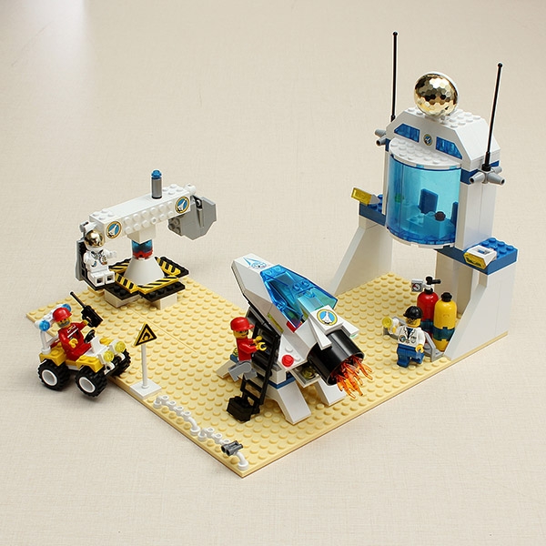 Enlighten Astronaut Test Base Space Series Blocks Children Educational Toy NO.513