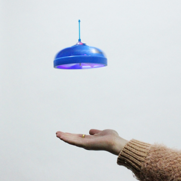 Flying Saucer UFO Hand Induced Hovering And Floating Flight With LED