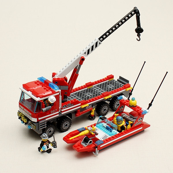 Enlighten All-Terrain Fire Boats Carrier Fire Rescue Blocks Educational Toy NO.907